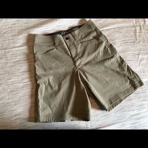 NWOT Wrangler Outdoor Series Men’s Khaki Shorts (Size 30)